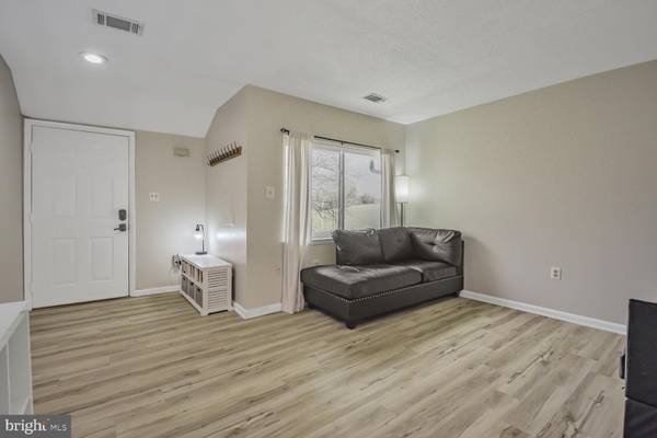 Olney, MD 20832,18343 LEMAN LAKE DR #806
