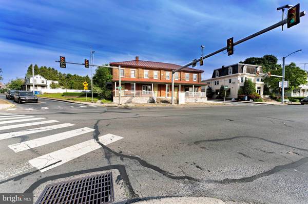 Harrisburg, PA 17103,2569 WALNUT ST