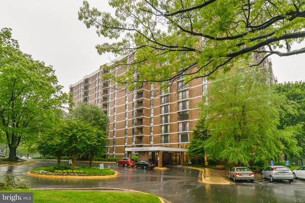 2311 PIMMIT DR #1205, Falls Church, VA 22043