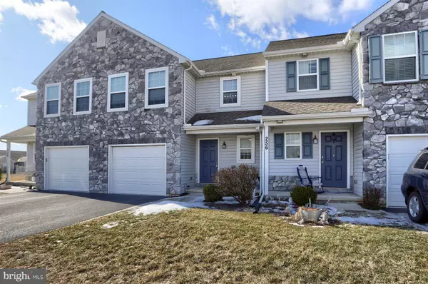 Palmyra, PA 17078,252 S VILLAGE CIR