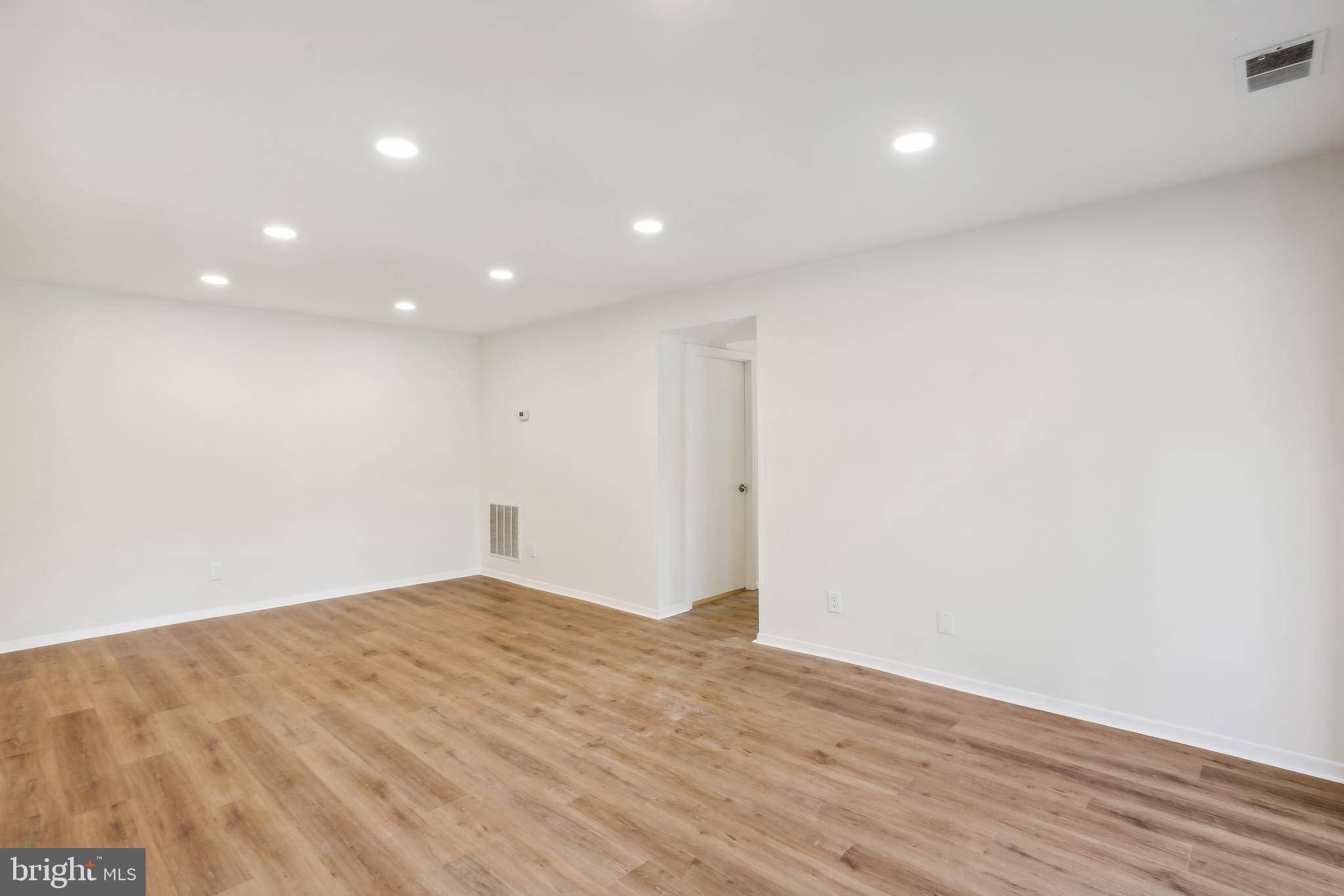 Rockville, MD 20852,5811 EDSON LN #204