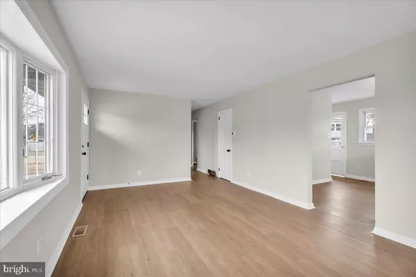 Gibbstown, NJ 08027,1032 LADNER AVE