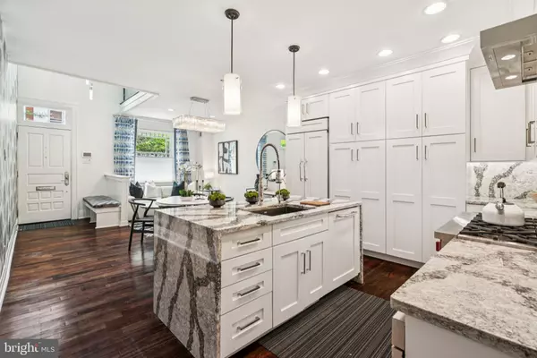 Philadelphia, PA 19103,2109 LOCUST ST