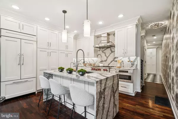 Philadelphia, PA 19103,2109 LOCUST ST