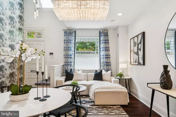 2109 LOCUST ST,  Philadelphia,  PA 19103