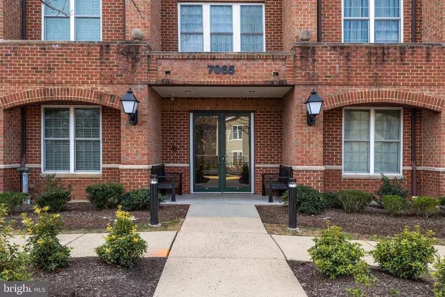 7065 HERITAGE HUNT DR #207, Gainesville, VA 20155