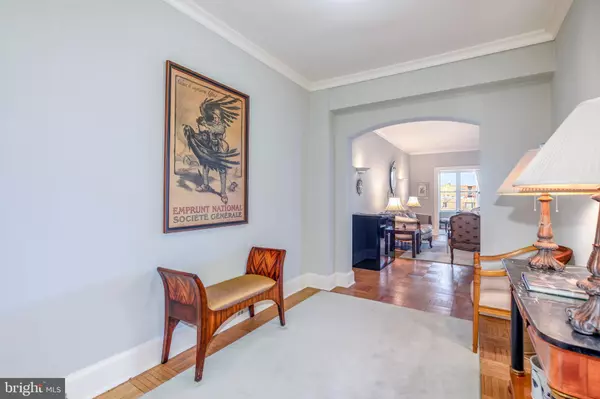 Washington, DC 20016,4000 CATHEDRAL AVE NW #512B
