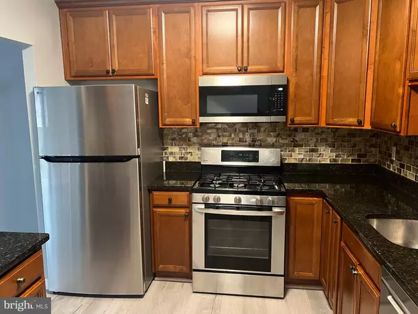 Reston, VA 20191,11803 BRETON CT #2C