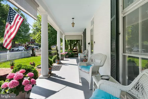 Charles Town, WV 25414,402 S SAMUEL ST