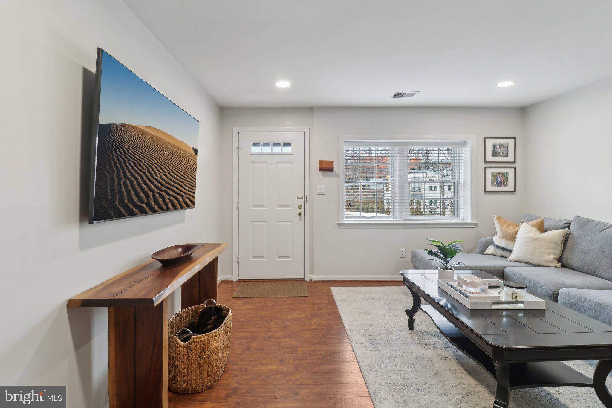 Chevy Chase, MD 20815,6725 HILLANDALE RD #252A