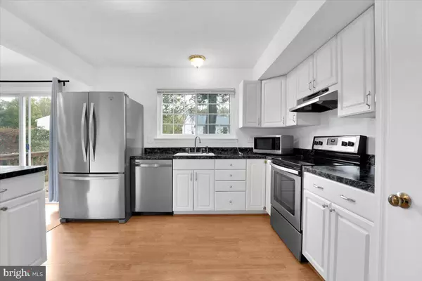 Burke, VA 22015,5807 BUNKER WOODS LN