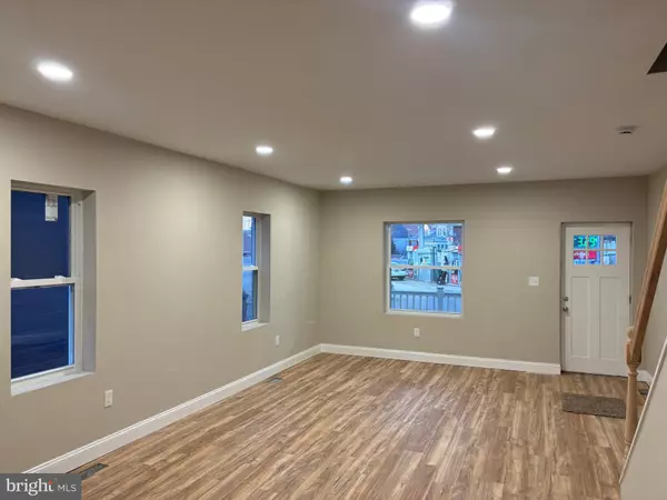 Gloucester City, NJ 08030,712 MARKET ST