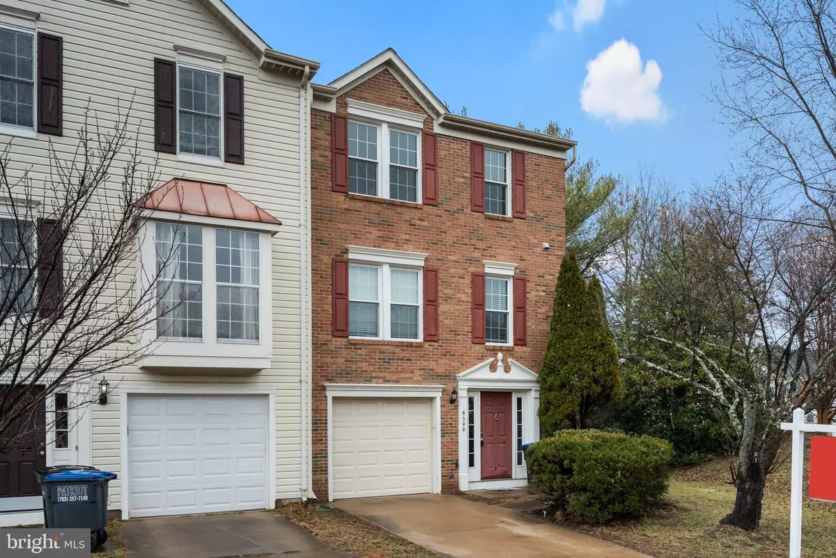 Centreville, VA 20121,6300 MEADOW GLADE LN