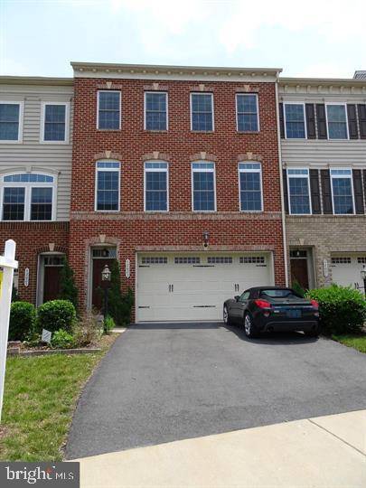 42623 OFFENHAM TER, Chantilly, VA 20152