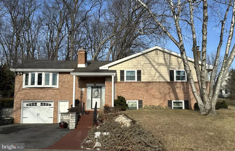 227 HICKORY RD., State College, PA 16801