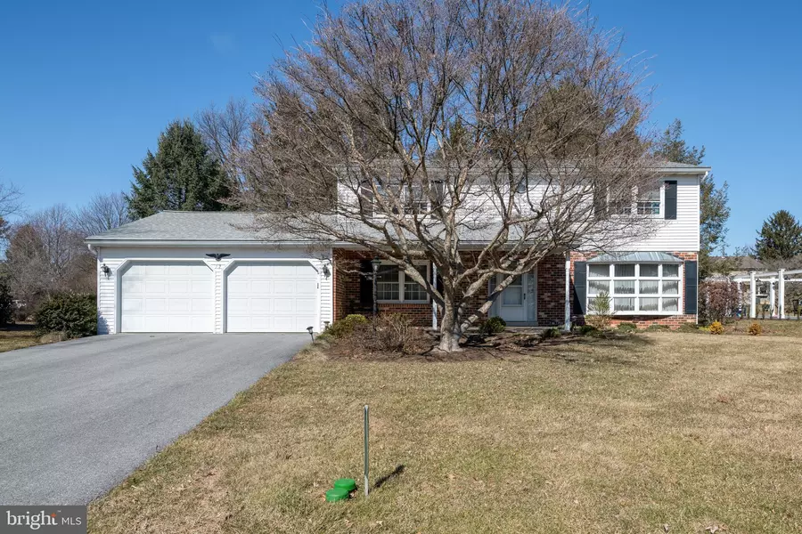 17 BUTTONWOOD DR, Lititz, PA 17543