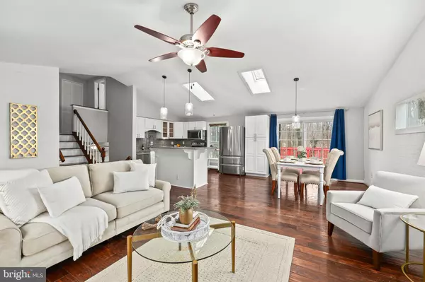 Dumfries, VA 22025,4222 AVON DR