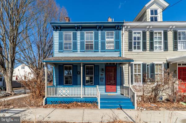 34 BUTTONWOOD ST, Lambertville, NJ 08530