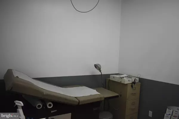 Philadelphia, PA 19123,708 W GIRARD AVE