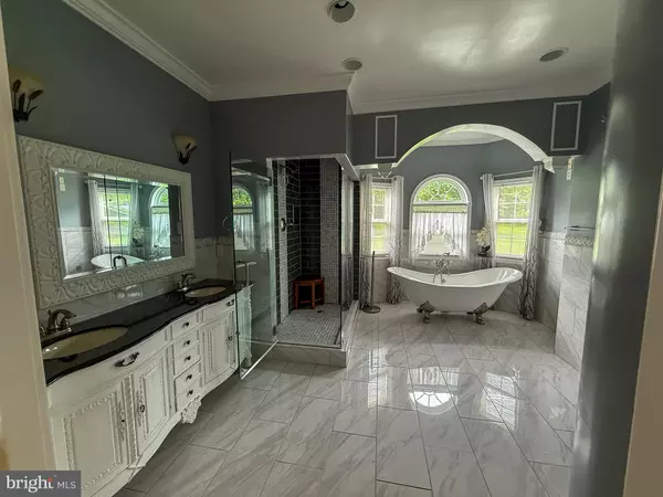 Clinton, MD 20735,6422 HORSESHOE RD E