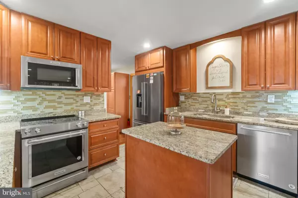 Linthicum Heights, MD 21090,4 CENTERHILL CT