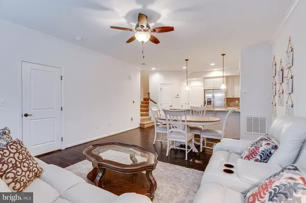 Aldie, VA 20105,25315 TRUMPET VINE TER