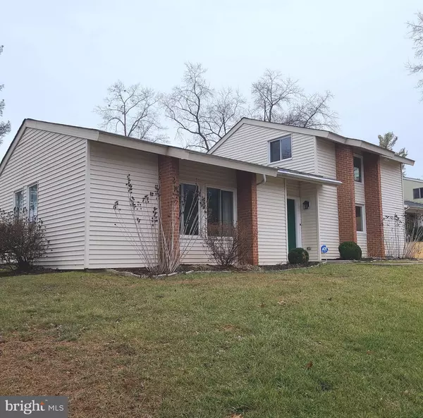 4 GREENCASTLE RD, Sterling, VA 20164