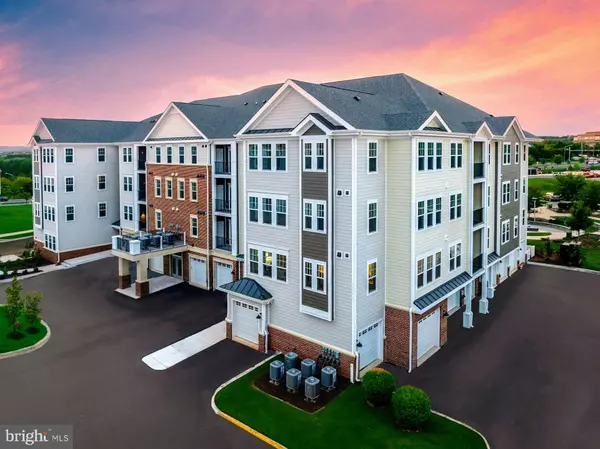 Leesburg, VA 20176,700 MOUNT AIRY TER NE #104