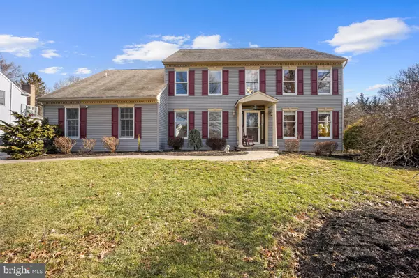 107 BROOKHOLLOW DR, Downingtown, PA 19335