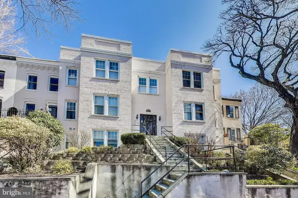 Washington, DC 20003,610 3RD ST SE #10