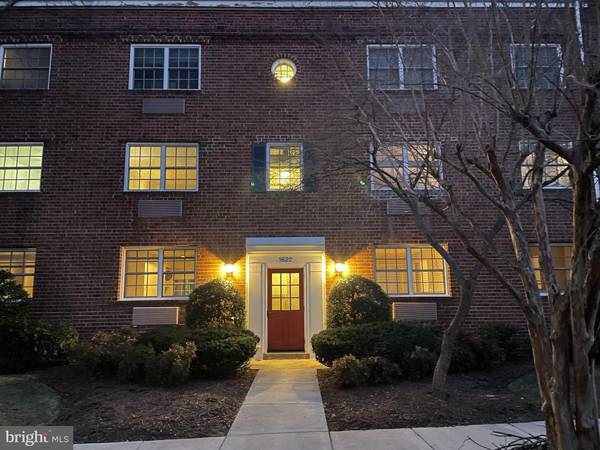 1622 W ABINGDON DR #102, Alexandria, VA 22314