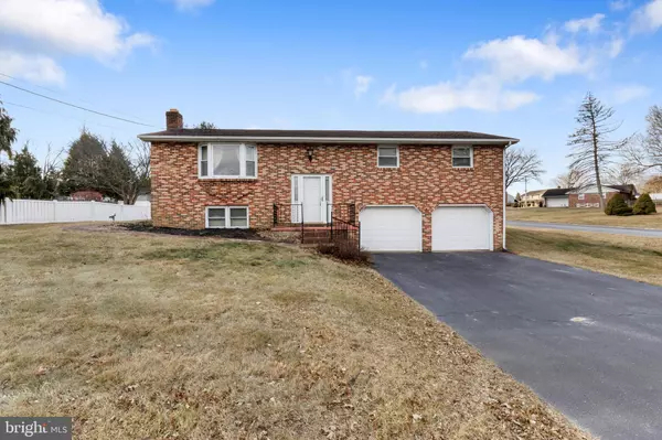 2266 SYCAMORE RD, York, PA 17408