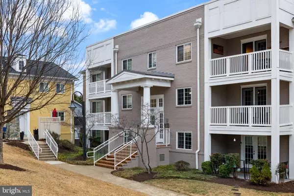 Arlington, VA 22204,4121 S FOUR MILE RUN DR S #103