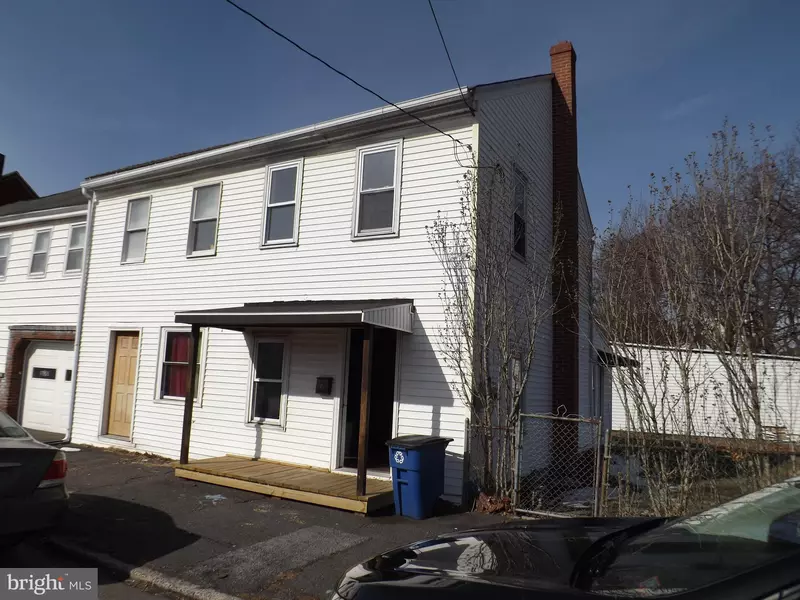 119 E CARROLL ST, Saint Clair, PA 17970