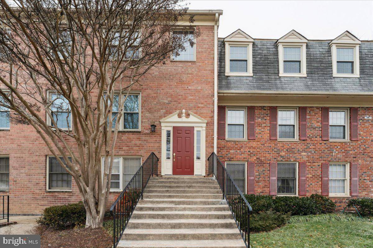 5960 WESTCHESTER PARK DR #302, College Park, MD 20740