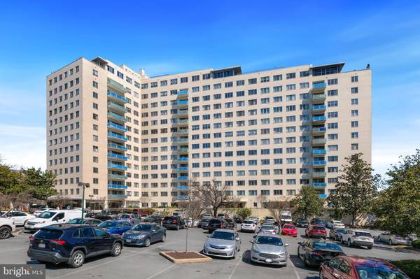 10201 GROSVENOR PL #911, Rockville, MD 20852