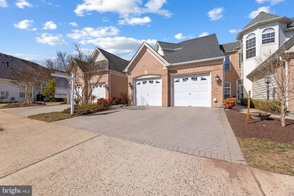 20897 QUEENS QUILT SQ, Sterling, VA 20165