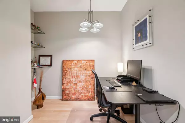 Philadelphia, PA 19102,1425 LOCUST ST #5F