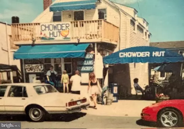 Beach Haven, NJ 08008,827 N BAY AVE