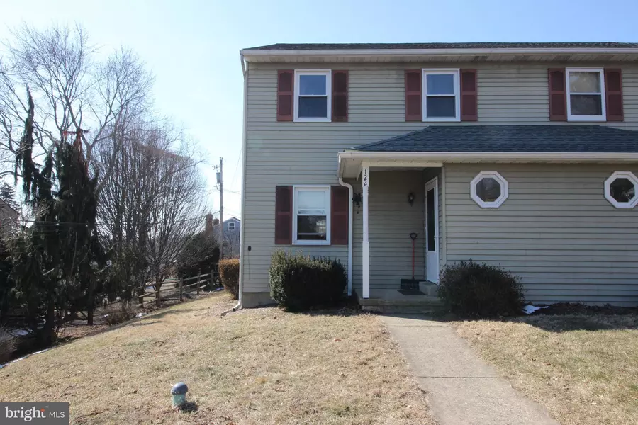 122 RIDGE AVE, Perkasie, PA 18944