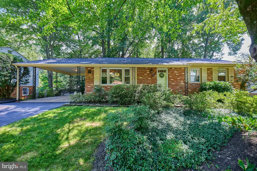 5009 LONE OAK PL, Fairfax, VA 22032