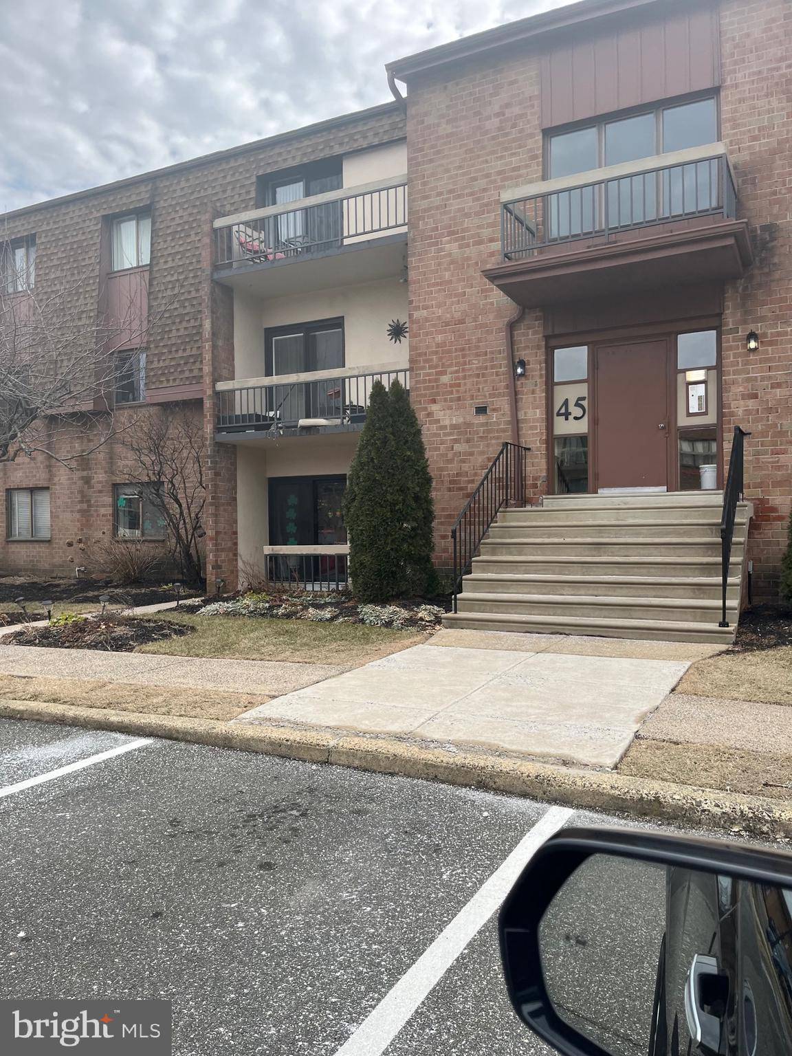 Philadelphia, PA 19114,45301 DELAIRE LANDING RD #301