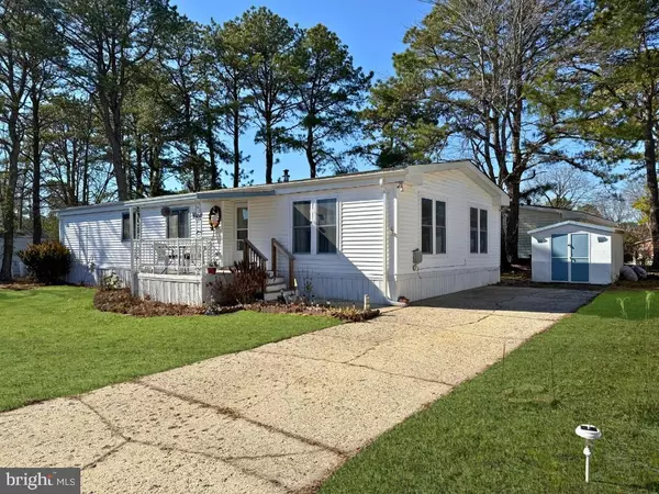 17 SUSAN DR, Barnegat, NJ 08005