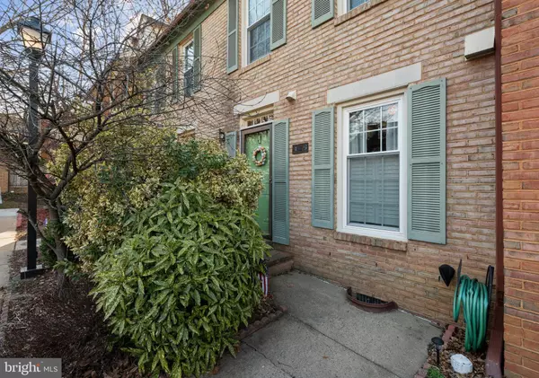 416 W GLEBE RD, Alexandria, VA 22305