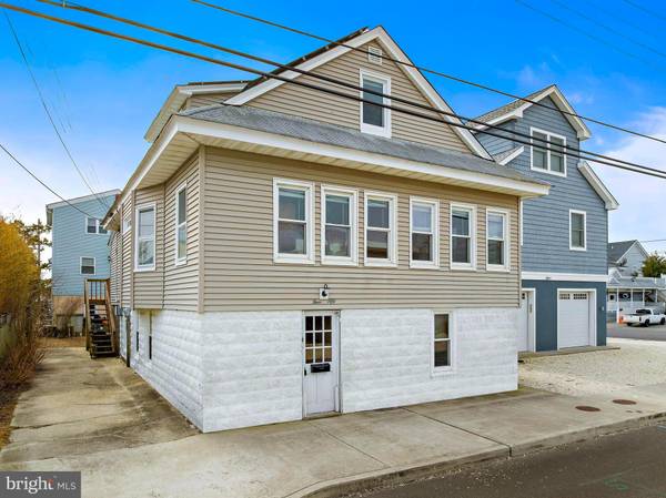 450 DOCK RD, Beach Haven, NJ 08008