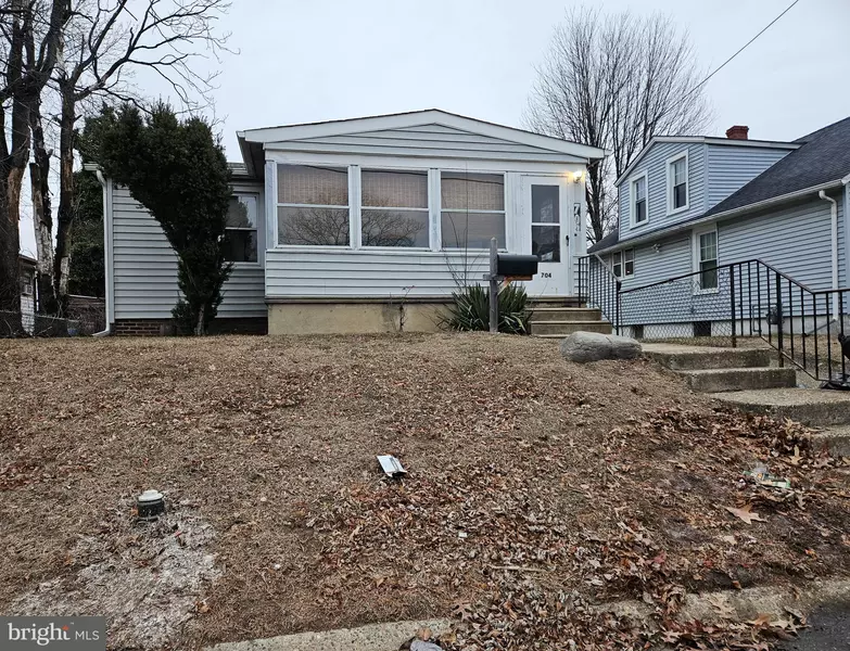704 PEAR ST., Cinnaminson, NJ 08077