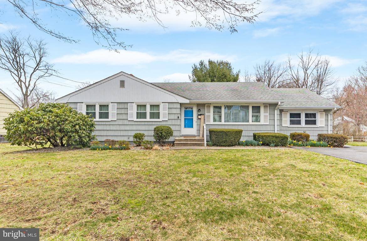 37 STATION RD, Cranbury, NJ 08512