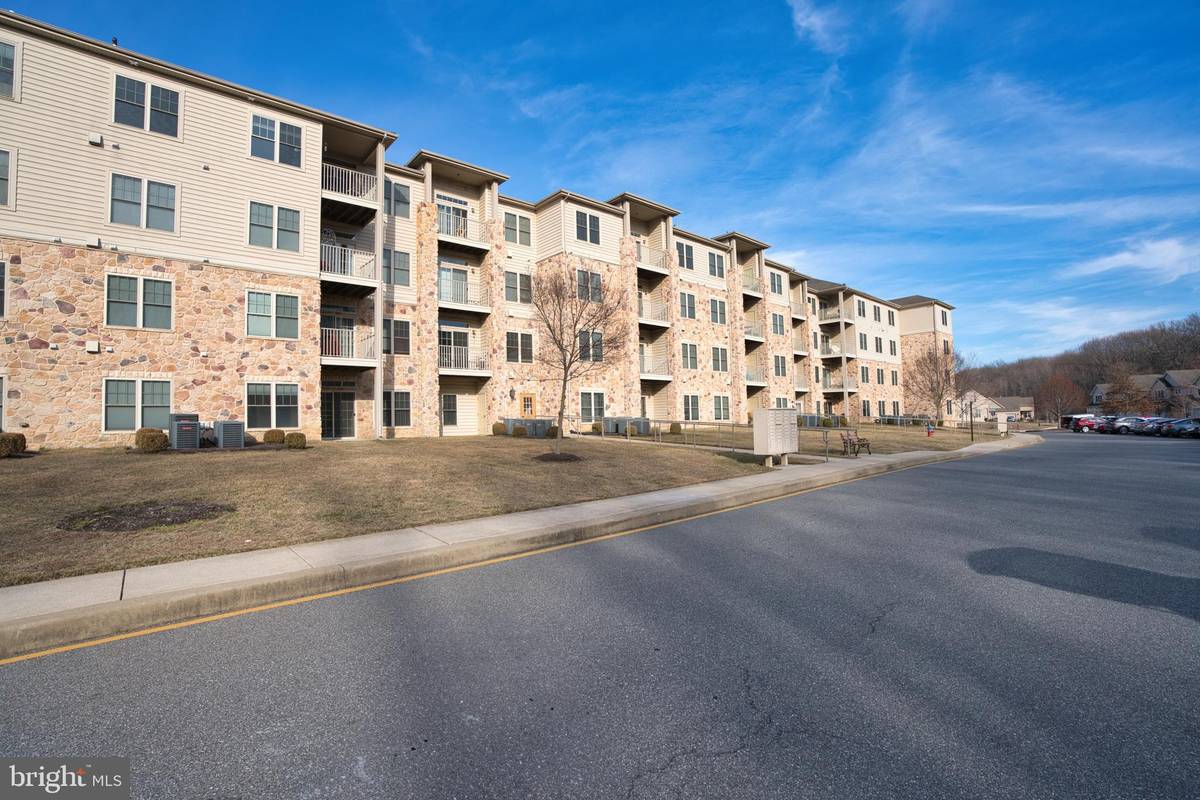 Newark, DE 19713,2000-UNIT FOUNTAINVIEW CIR #2413