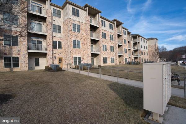 Newark, DE 19713,2000-UNIT FOUNTAINVIEW CIR #2413