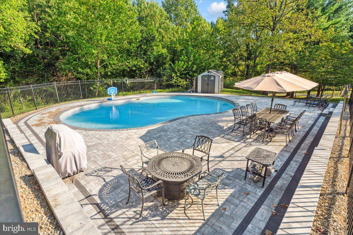 North Potomac, MD 20878,12827 DOE LN